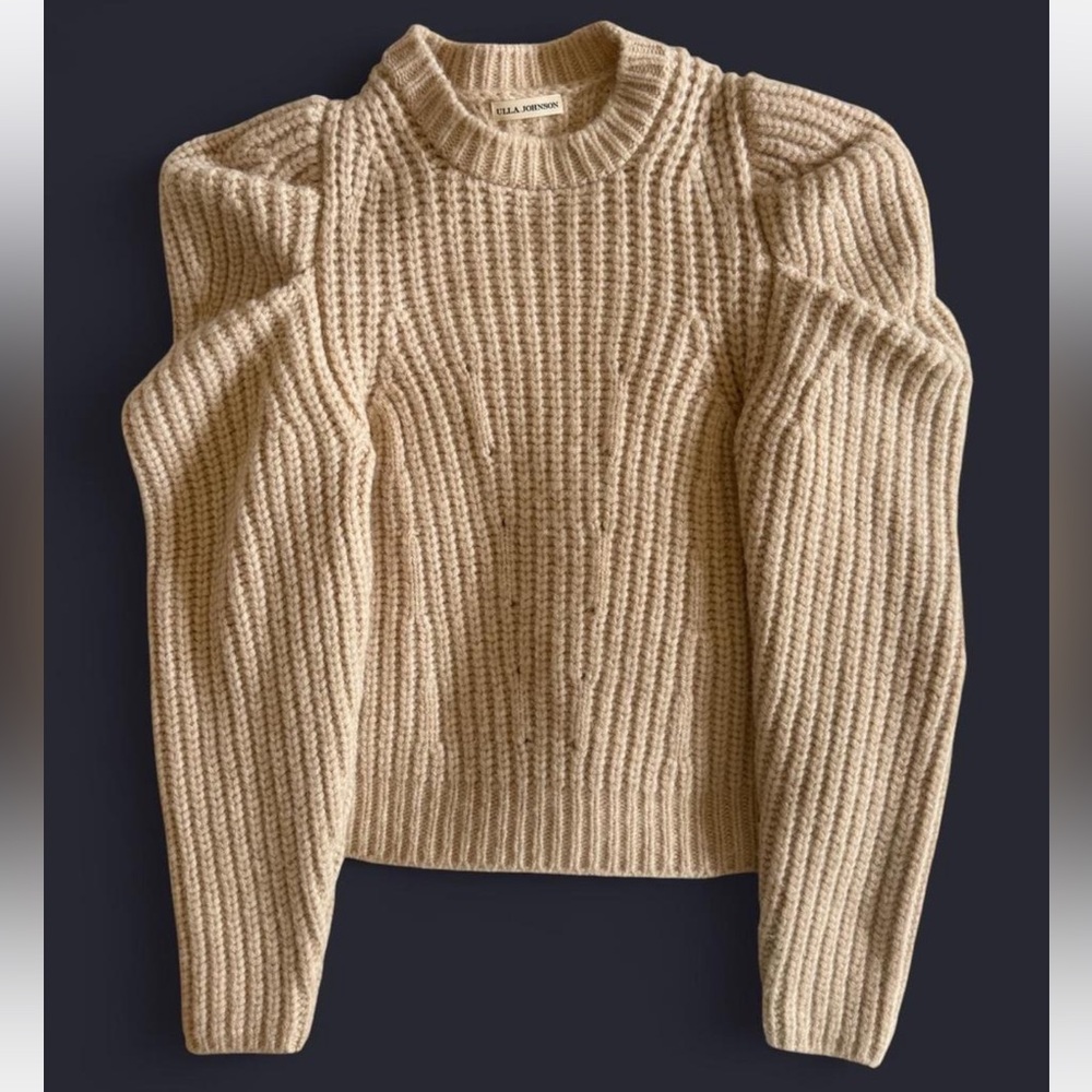 Ulla Johnson Daphne Chunky Knit Puff
Sleeve Pullover